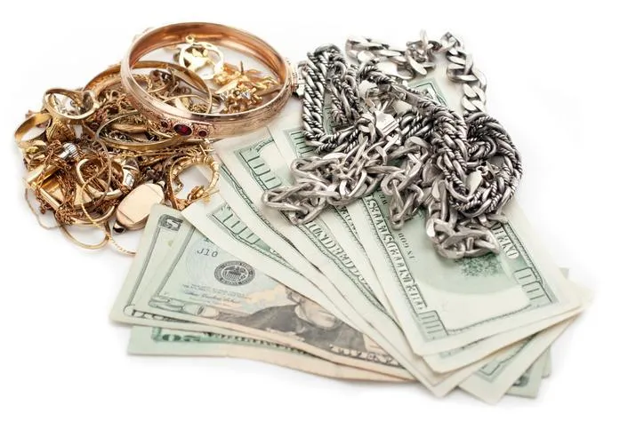 Pieniądze i biżuteria